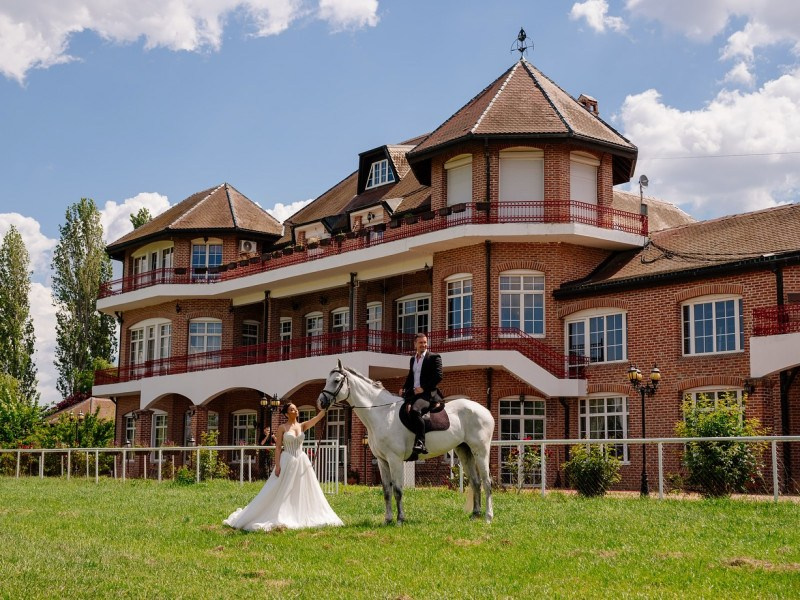 Prirodne lokacije za fotografisanje mladenca u Beogradu. Fotograf za venčanja Beograd | Mandic Weddings