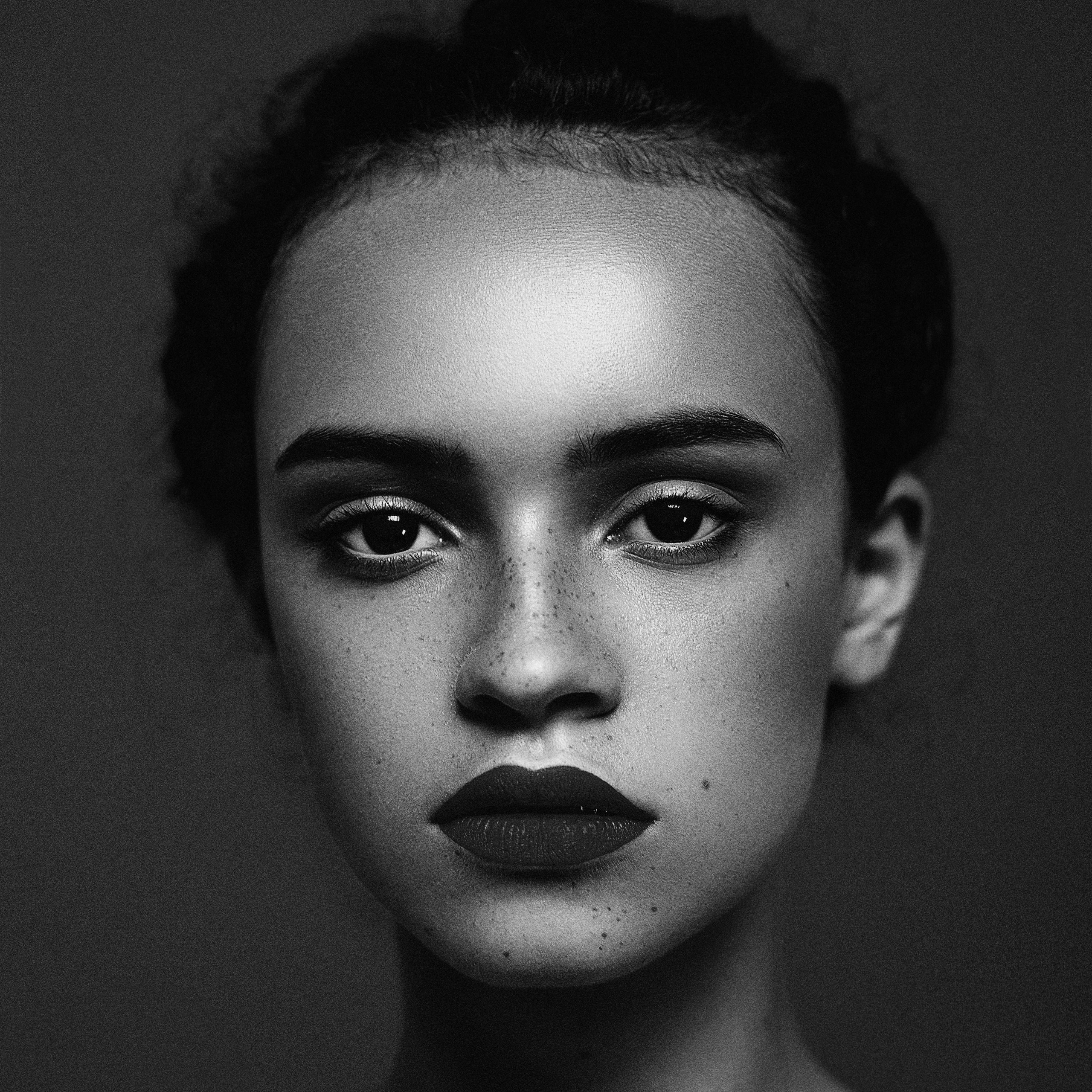 PORTRAIT/FINE ART PHOTOGRAPHER/PERFORMER