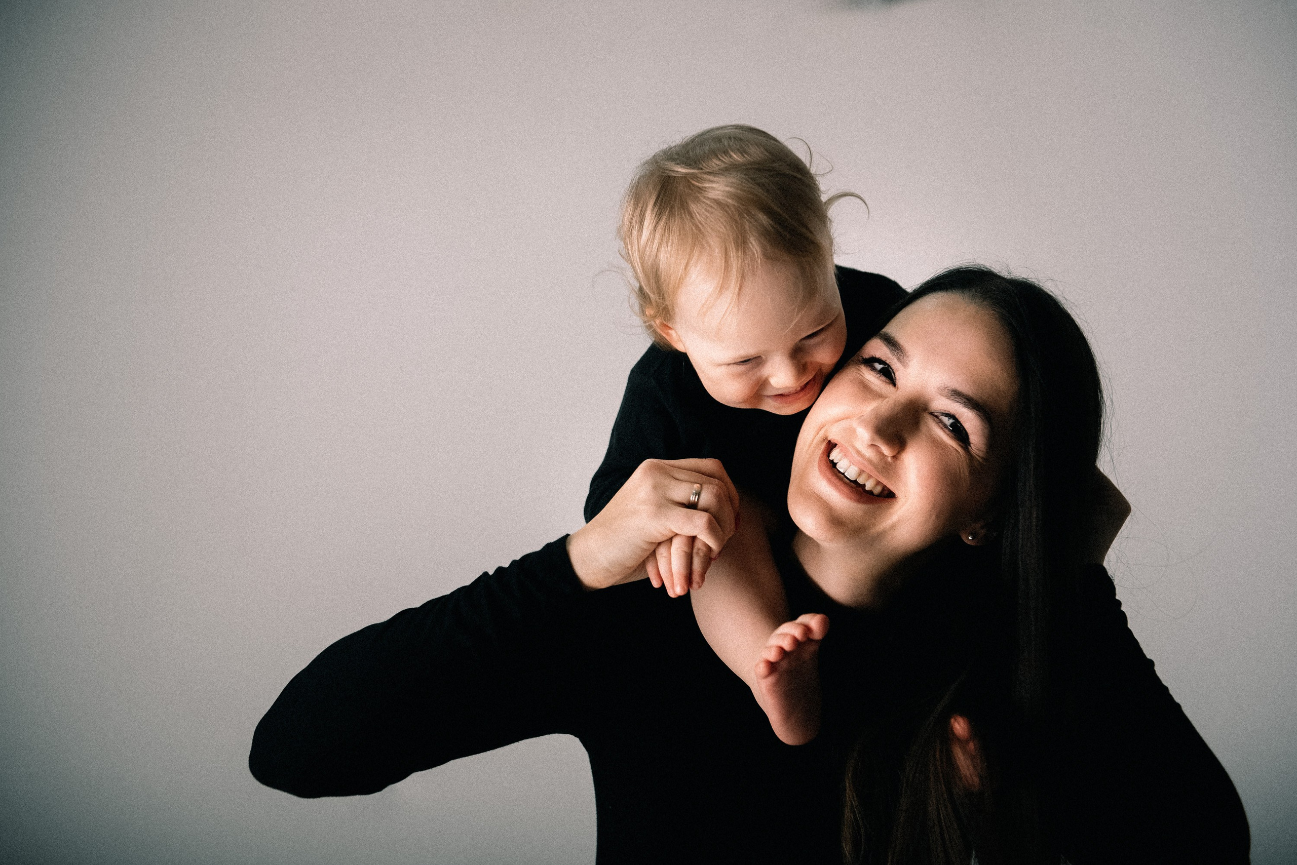 MAMINO. Deciji i porodicni fotograf u Beogradu Oksana Skendzic