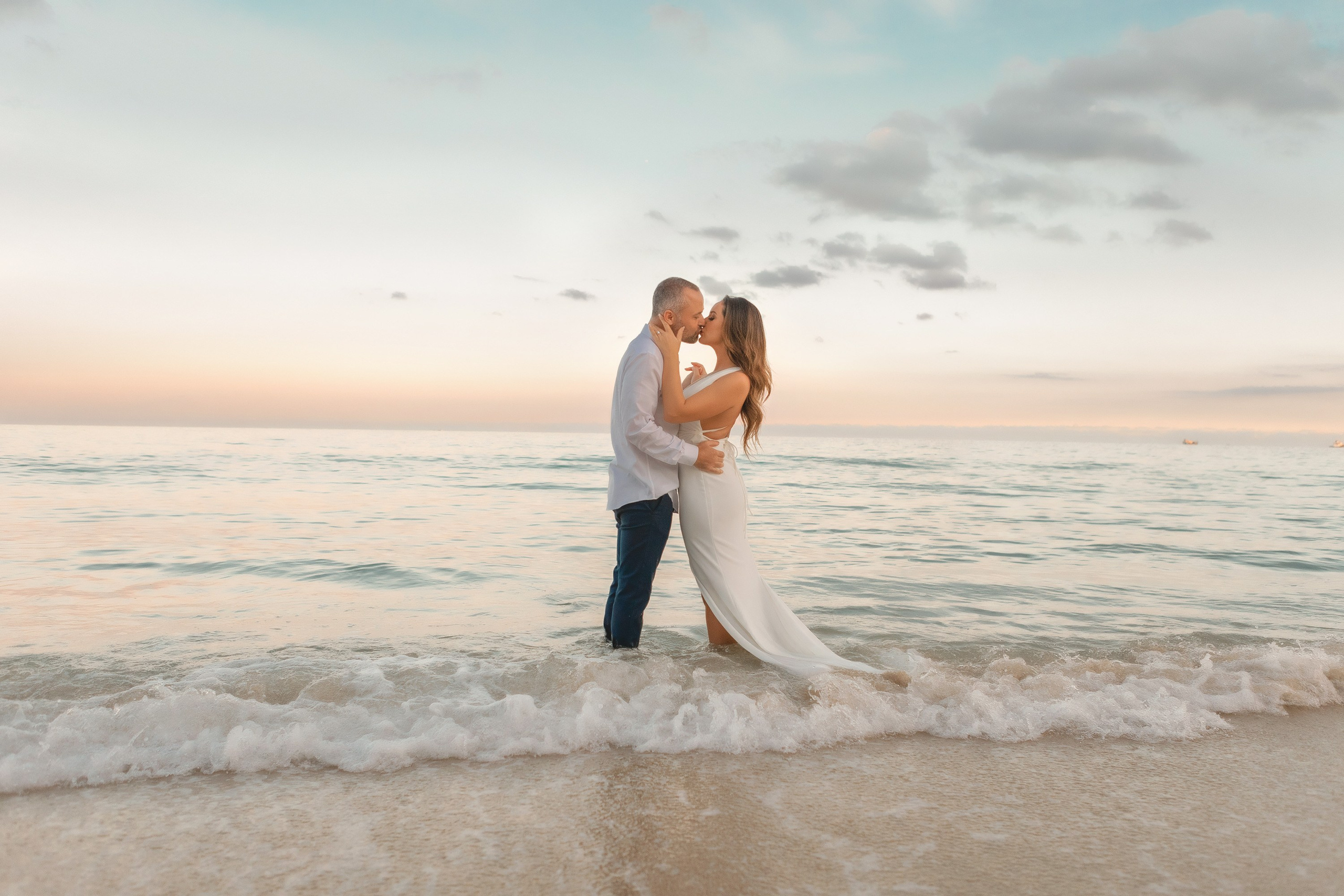 My name is Kate and I am family and wedding photographer