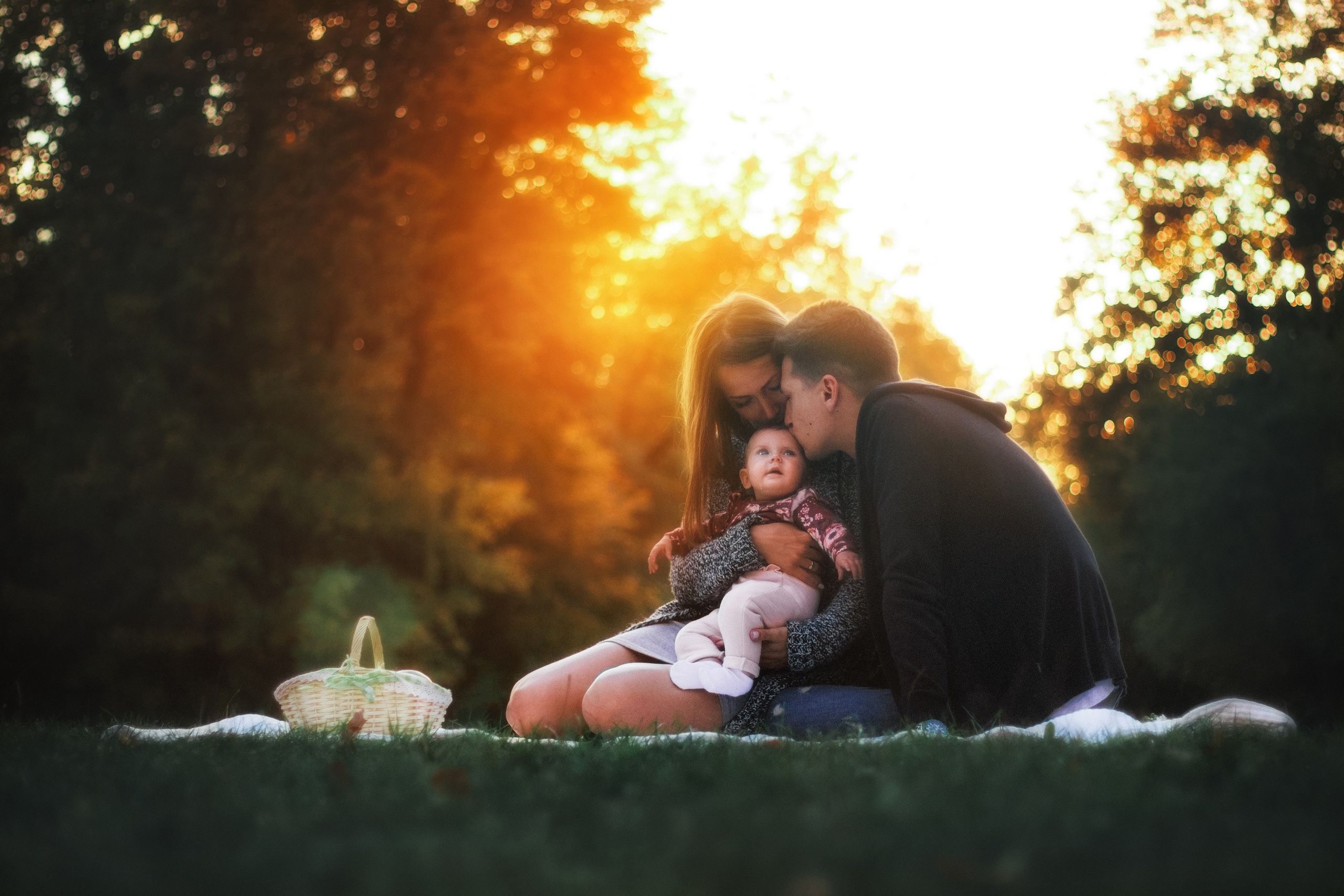 CreativeFamily portrait session with sunset lighting background Dimitri Studio