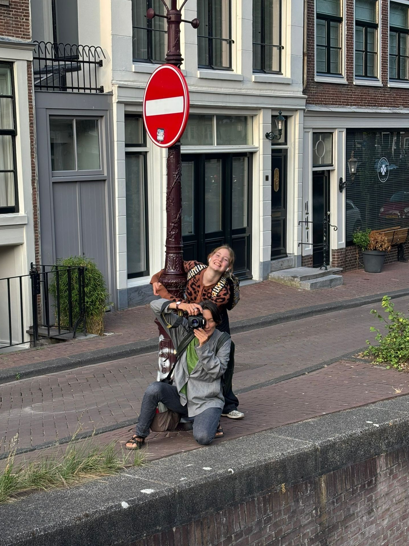 Suport me. Portrait and Wedding Photographer Brussels & Amsterdam