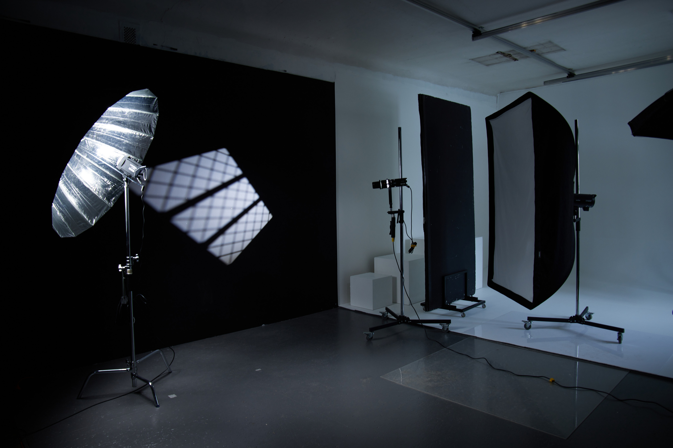 Fotostudijas īre. Commercial, interior, food photographer Andrey Nikiforov, based in Rig