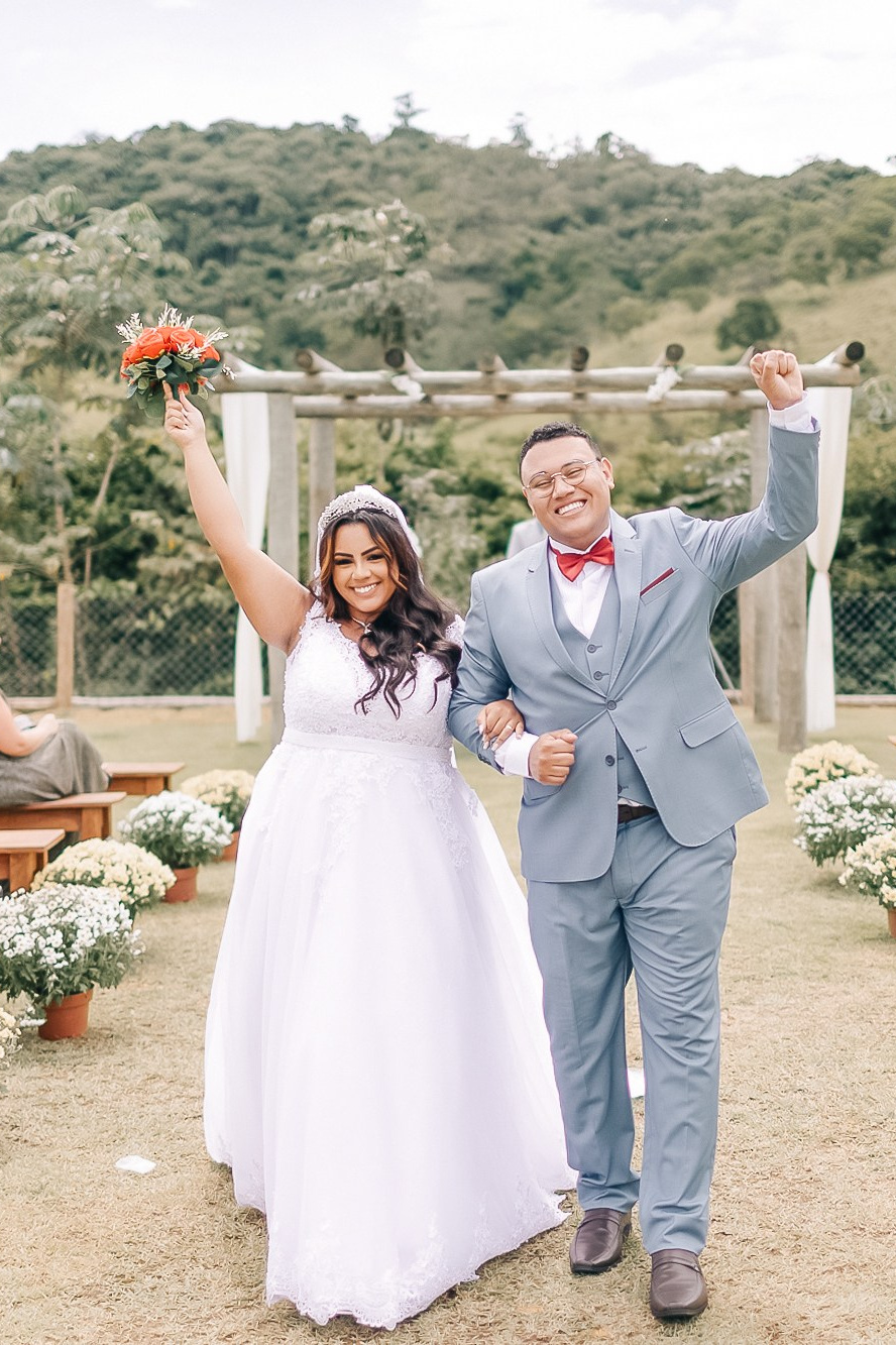 Mini wedding intimista com poucos convidados, decoração sofisticada e fotografia de casamento profissional