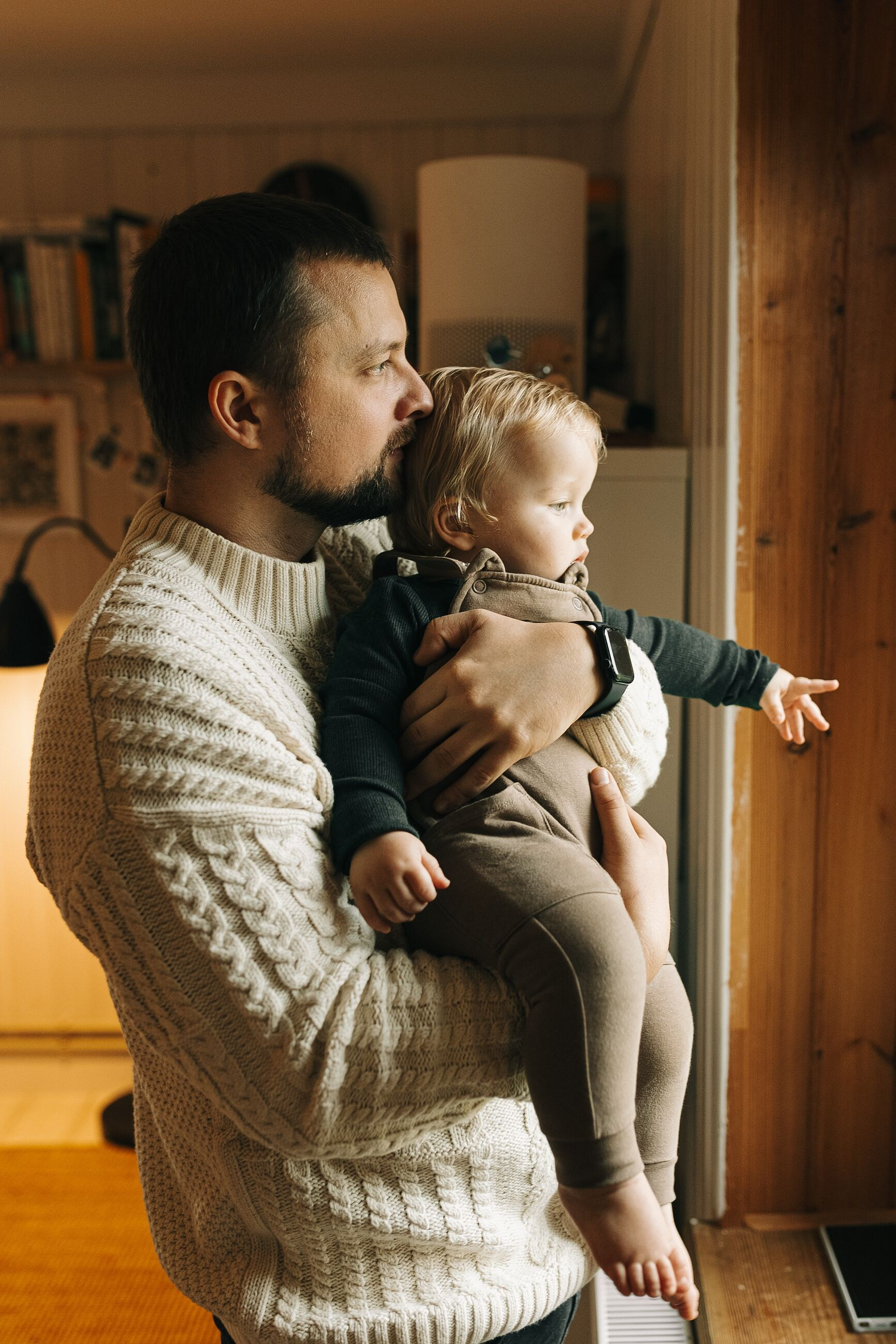 IETEIKUMI ĢIMENES FOTOSESIJAI MĀJĀS (skraidošie bērni)
