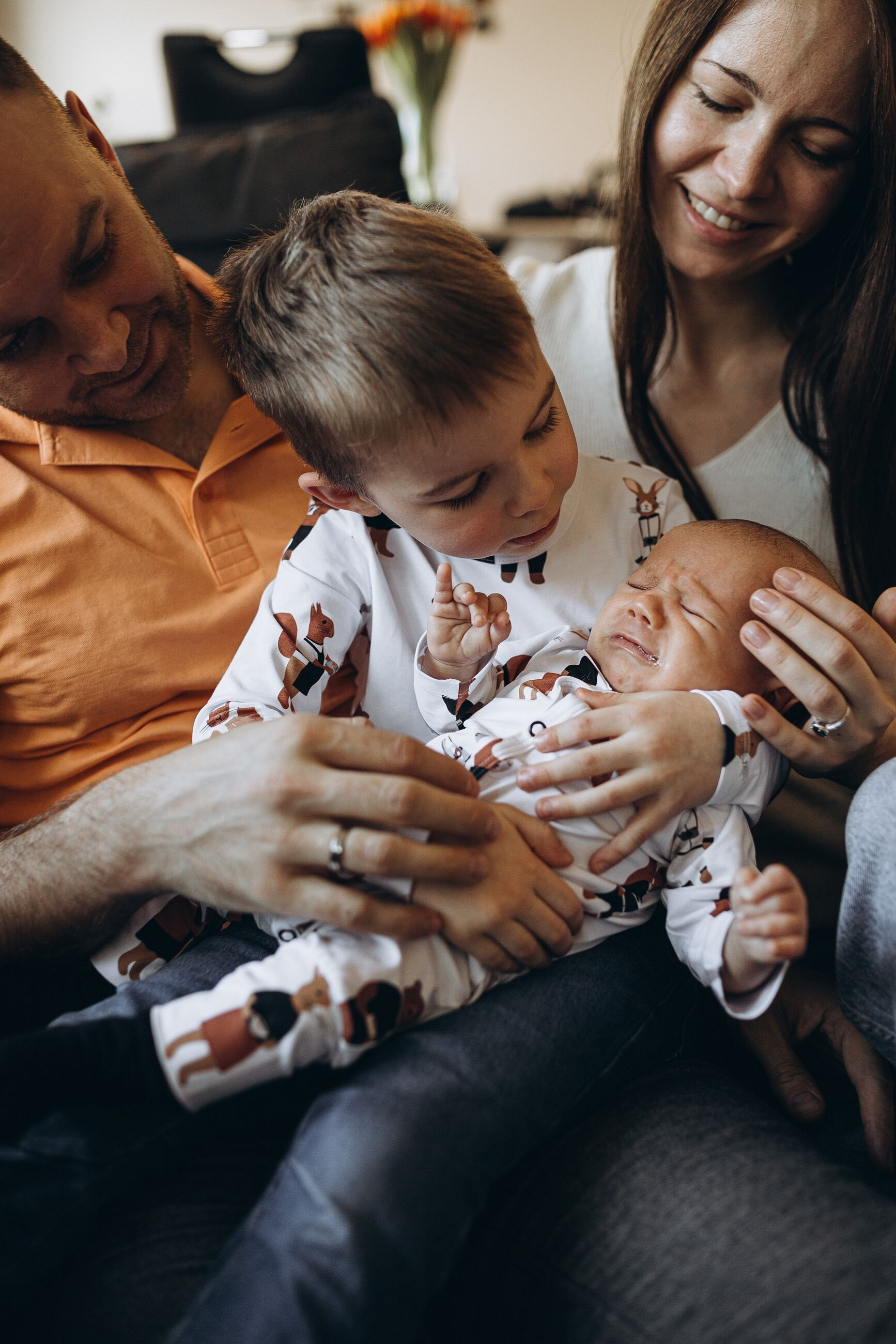 IETEIKUMI ĢIMENES FOTOSESIJAI MĀJĀS