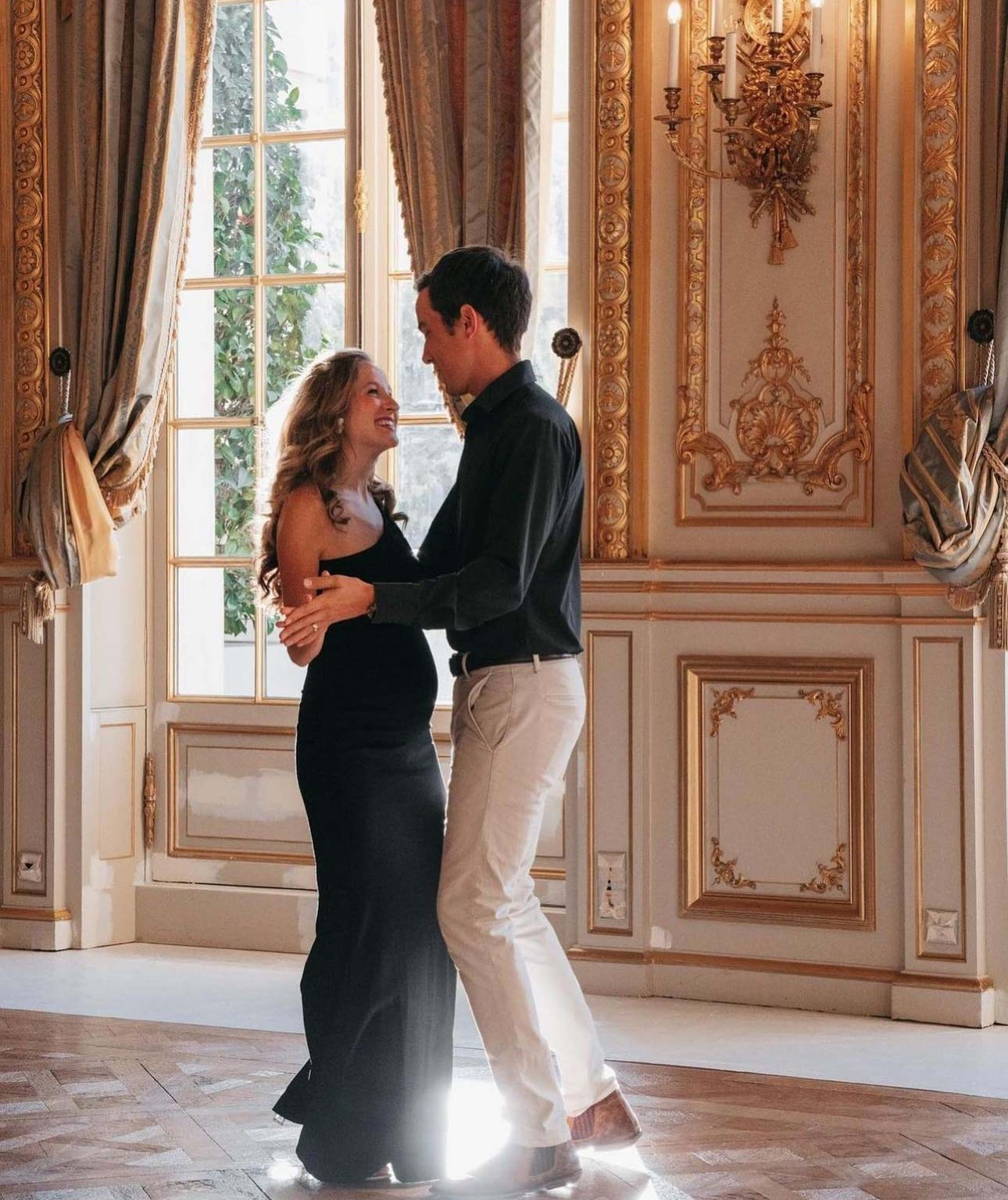 Babymoon Photoshoot in Paris: What to Wear, Plan & Capture the Magic! 🍼✨. Photographer in Paris Yulia Shkadina | Couples, engagement, pre-wedding, individual photo-shoots in Paris at the best locations