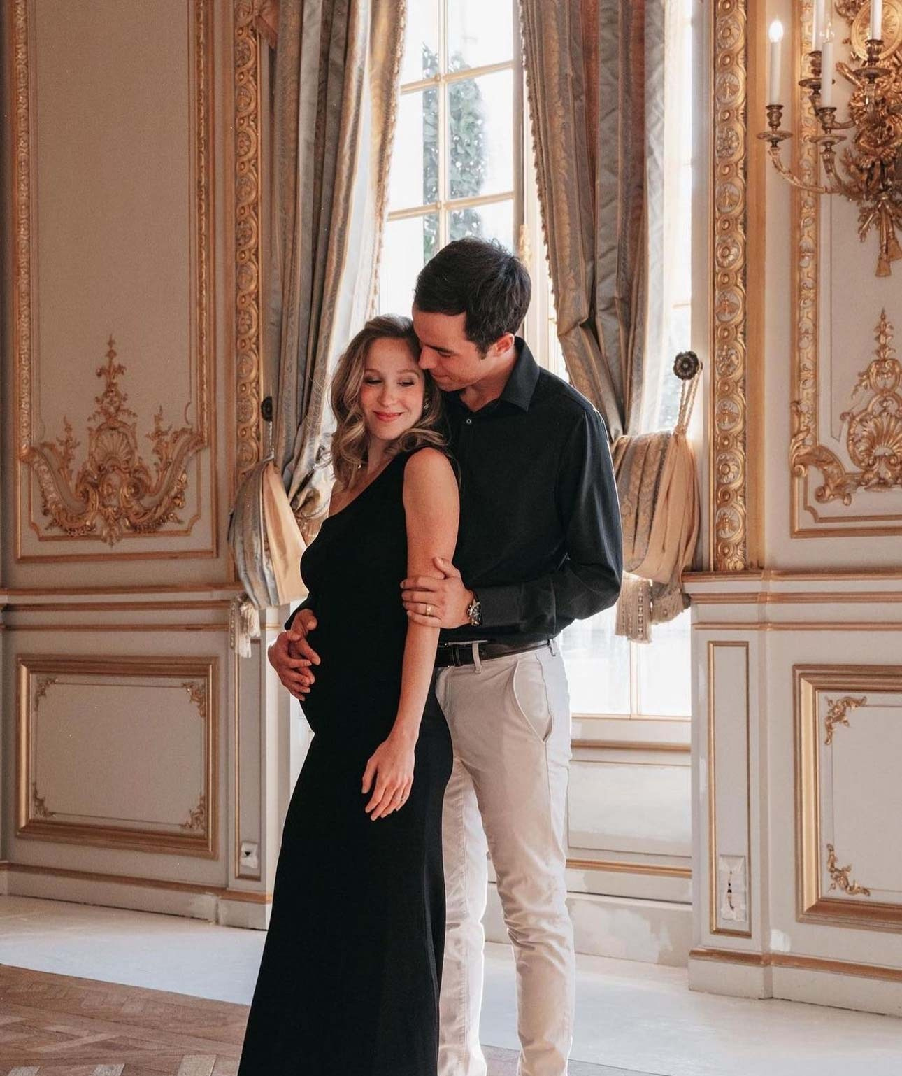 Babymoon Photoshoot in Paris: What to Wear, Plan & Capture the Magic! 🍼✨. Photographer in Paris Yulia Shkadina | Couples, engagement, pre-wedding, individual photo-shoots in Paris at the best locations