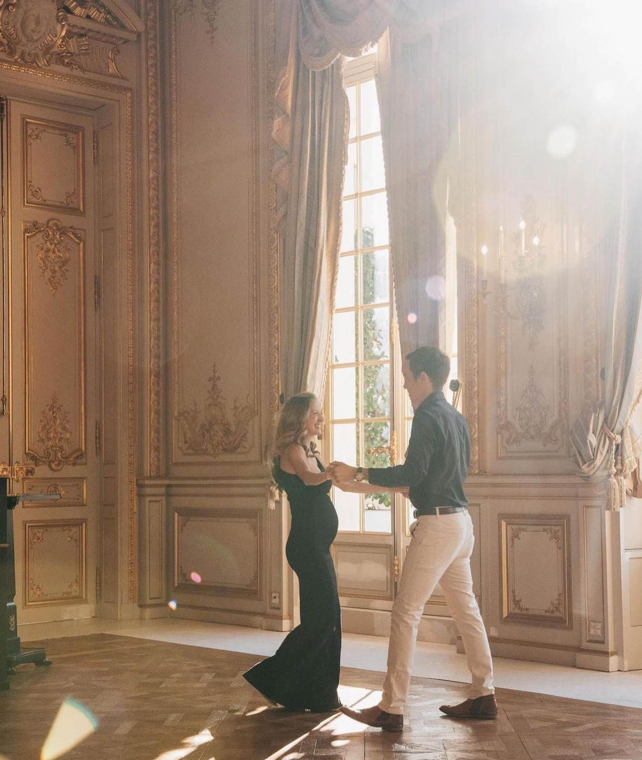 Babymoon Photoshoot in Paris: What to Wear, Plan & Capture the Magic! 🍼✨. Photographer in Paris Yulia Shkadina | Couples, engagement, pre-wedding, individual photo-shoots in Paris at the best locations