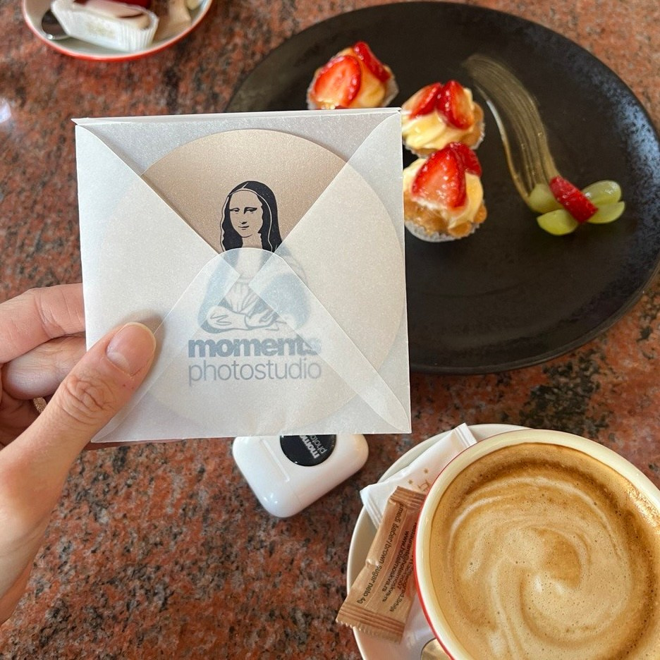 Poklon vaučer. Moments. Photo studio of self-portrait in the heart of Belgrade