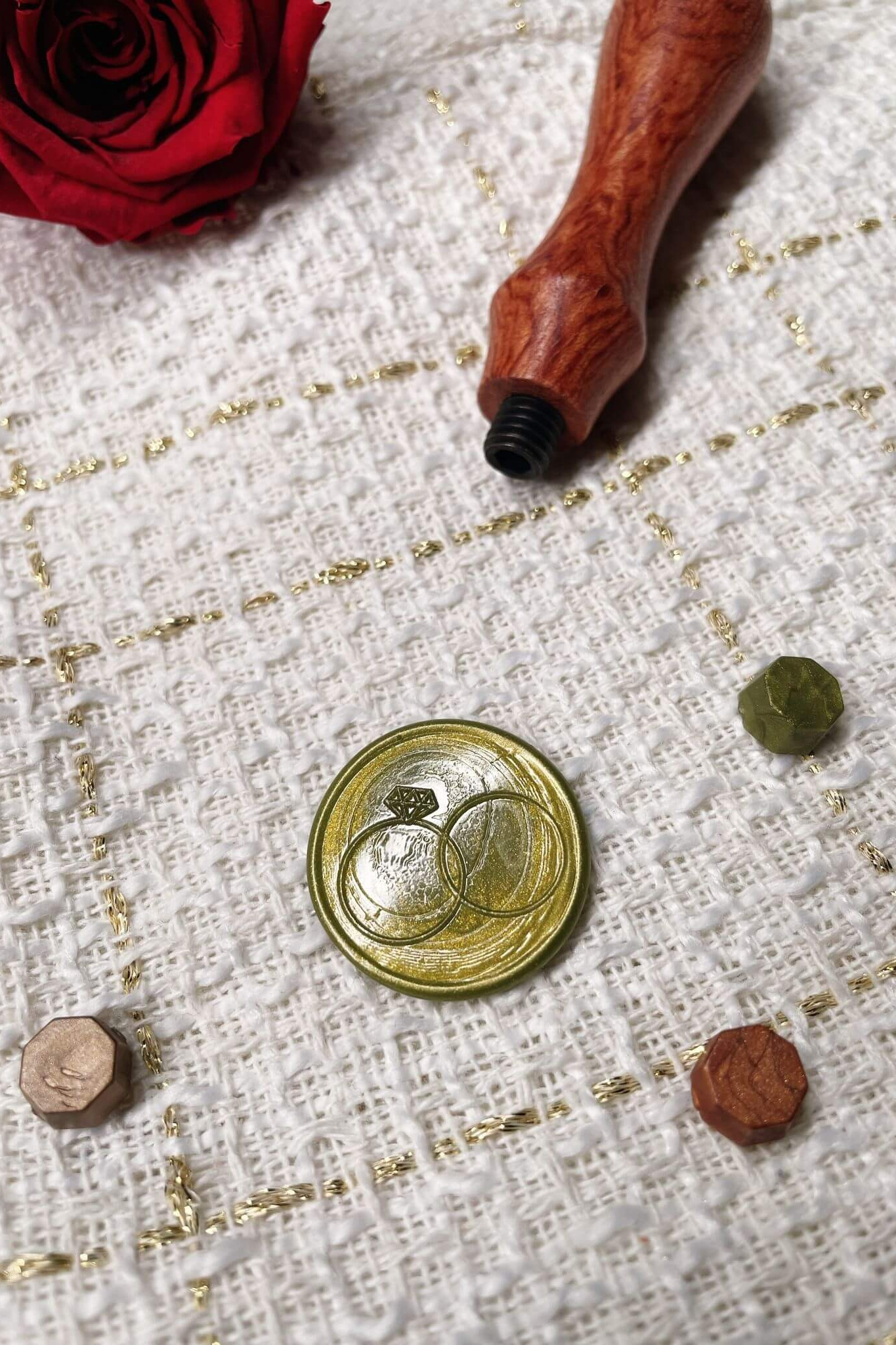 Ceară și sigilii. Fotograf Nuntă, Botez și Cununie Civilă în București - Mihai Popa