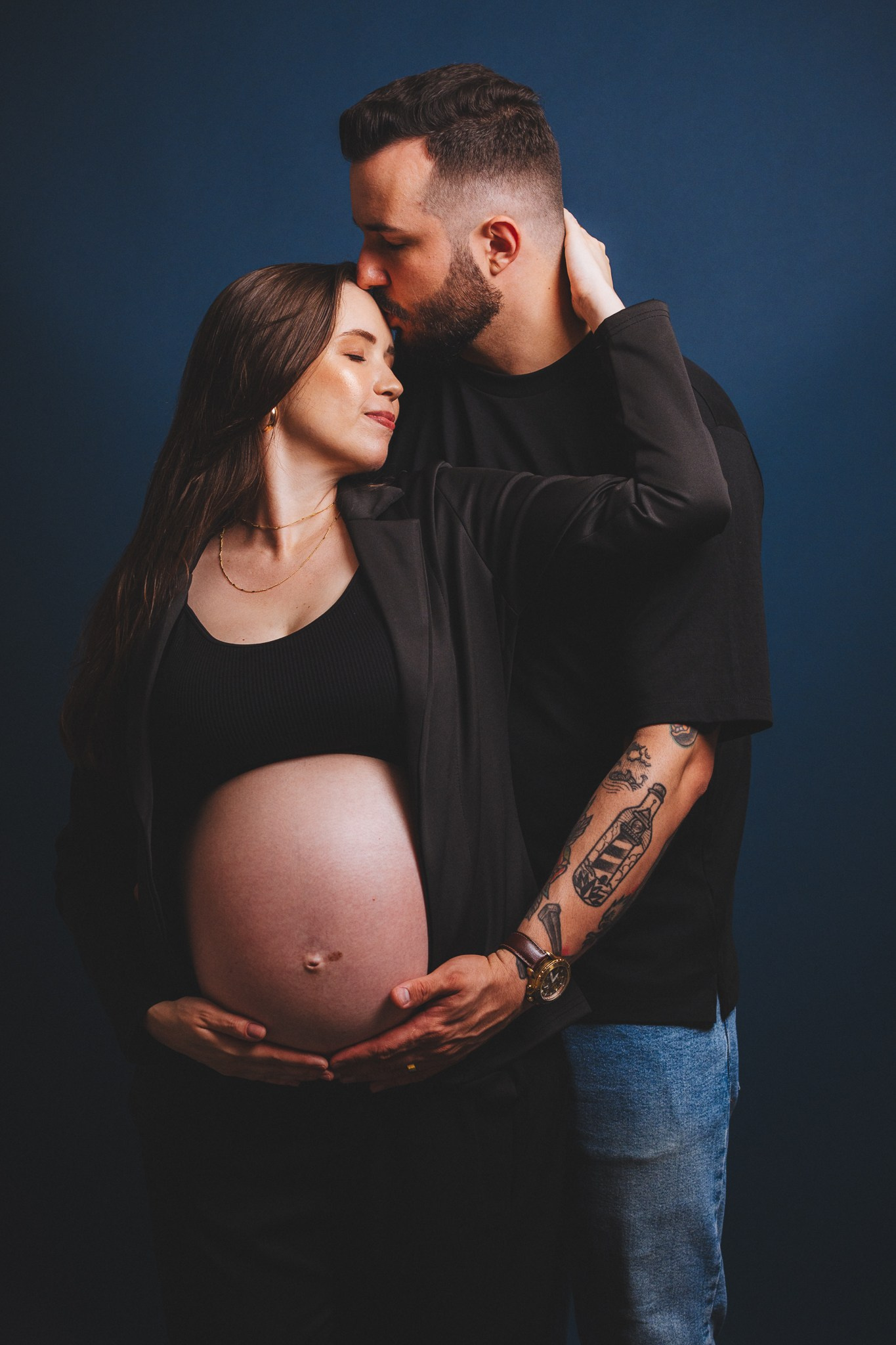 Sessão de gestante com casal em estúdio – Fotógrafo Lucas Nakanishi, Yamanashi, Japão