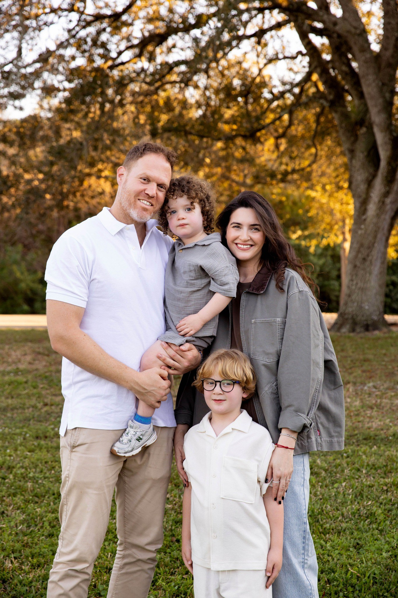 Extended family session in a park. Miami Family and Event Photographer