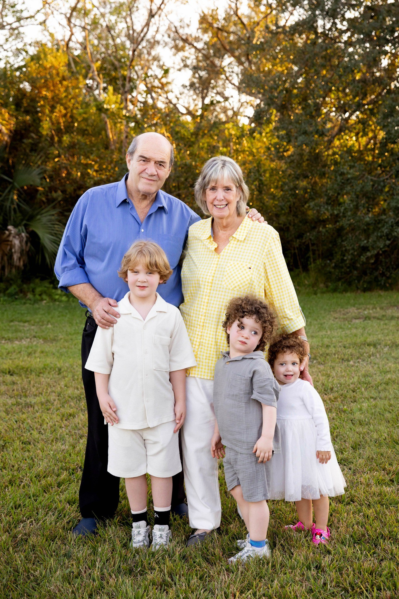 Extended family session in a park. Miami Family and Event Photographer