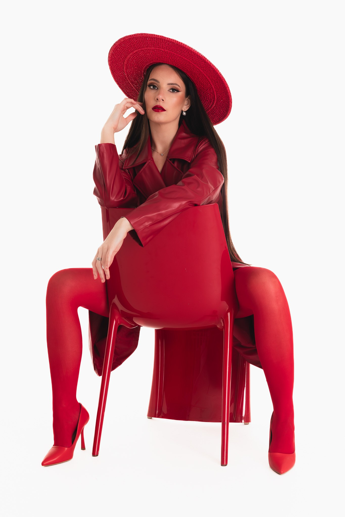 PIESAKIES FOTOSESIJAI - SIEVIETĒM. Portretu fotosesija Rīgā| Biznesa portretu foto | Korporatīvās un darbinieku fotosesijas | Pasākumu fotogrāfs | Produktu fotogrāfs