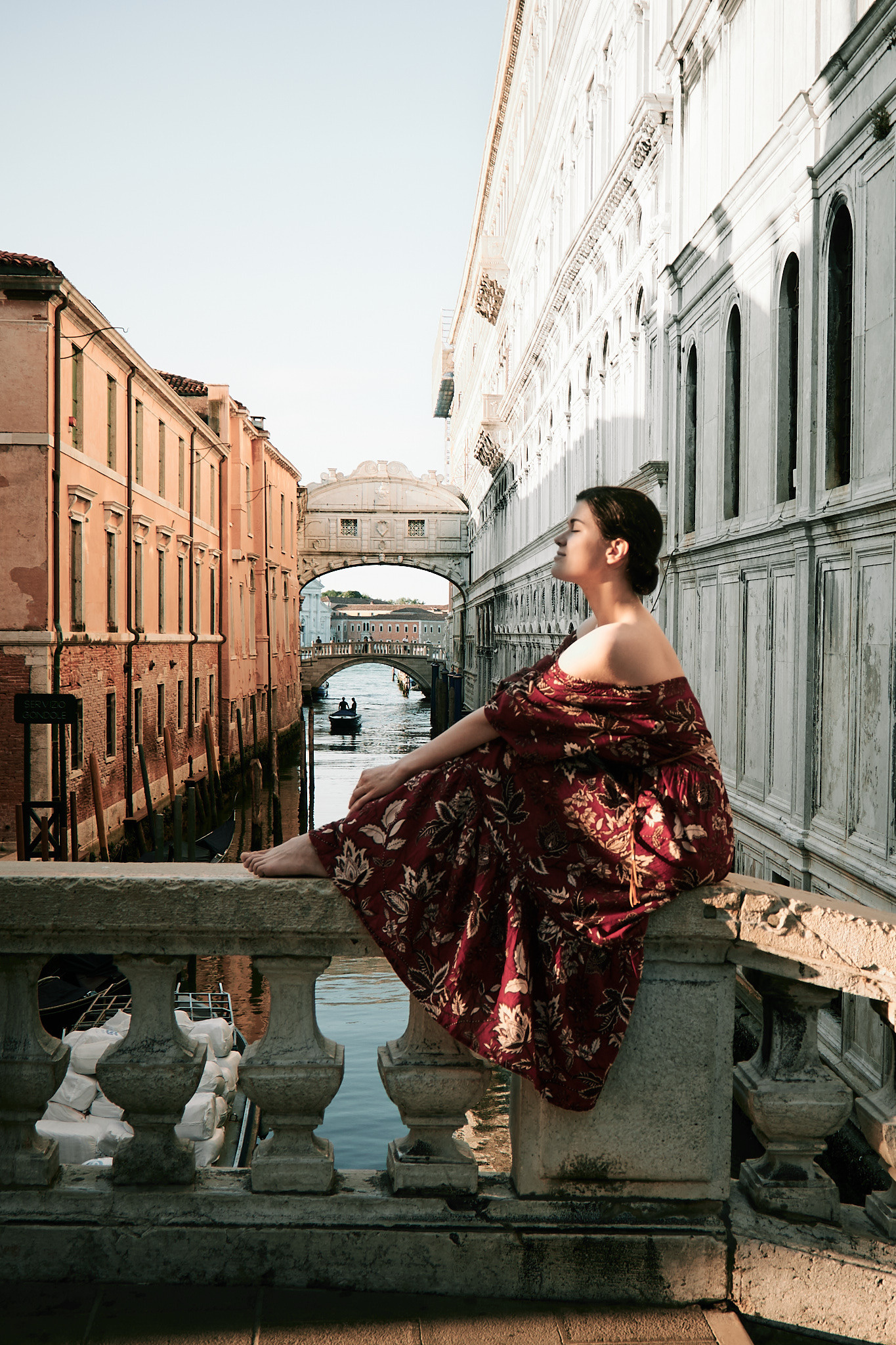 A stunning picture of the canal in Venice with gondolas docked on the sides and a magnificent tower in the background, an iconic Instagram spot in the city. This spot offers a different perspective of the Bridge of Sighs, and you can also capture the gondolas passing underneath the bridge. It’s a great location to take both close-up shots of the bridge and wider shots of the canal. Make sure to go early in the morning to avoid crowds and get the best lighting.