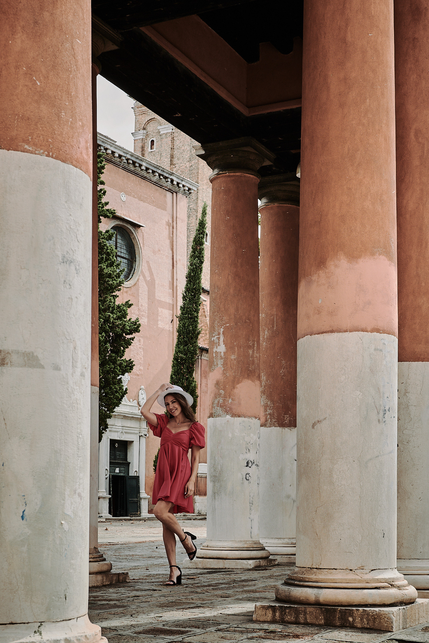Fashion blogger shoot Venice. Portrait Photographer in Venice, Italy. Photographer in Venice, Italy. Yana Zotova