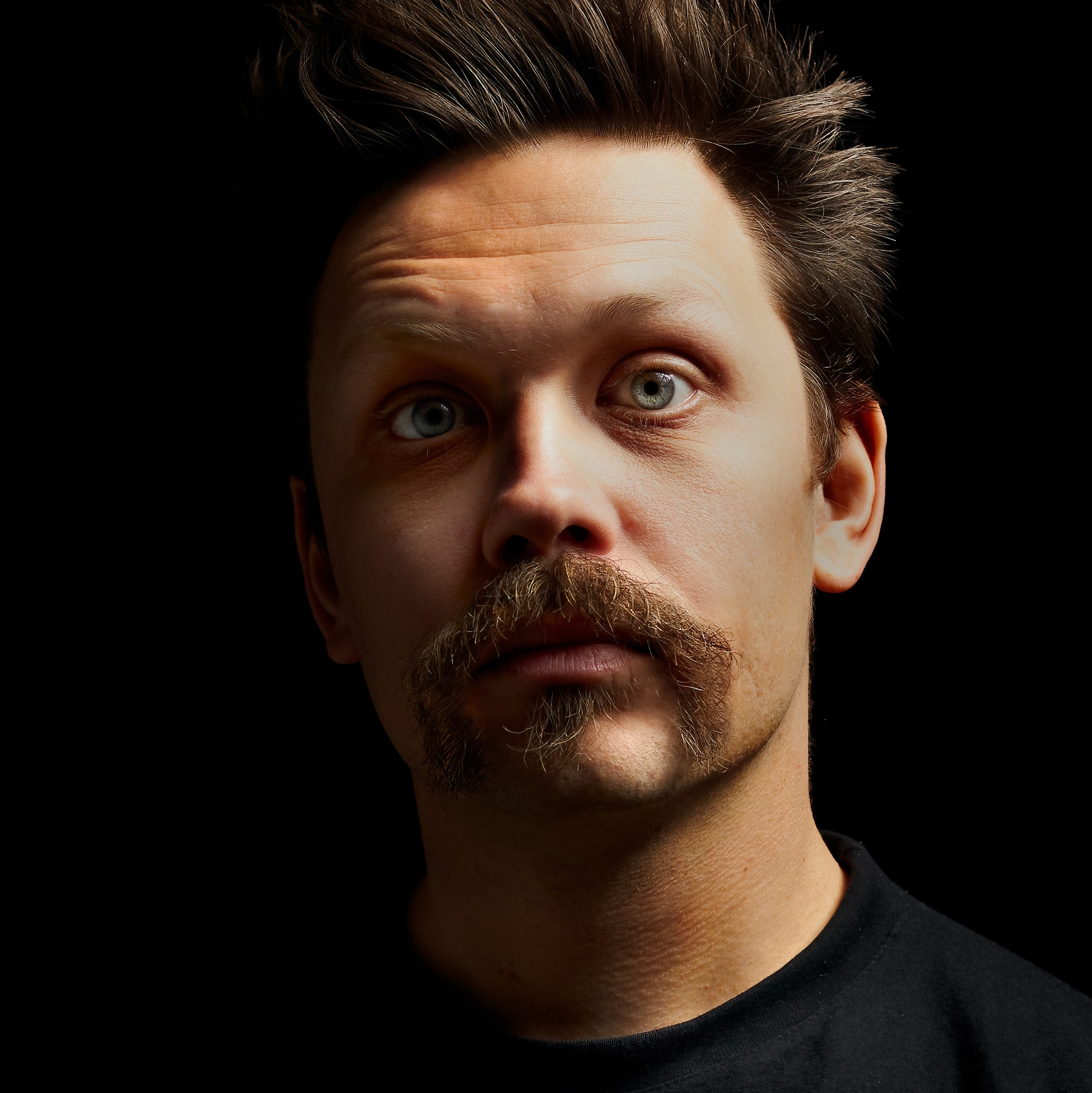 Impressum. Dmitrii Lukinykh | Visuelles Storytelling & Cinematische Fotografie in Hamburg