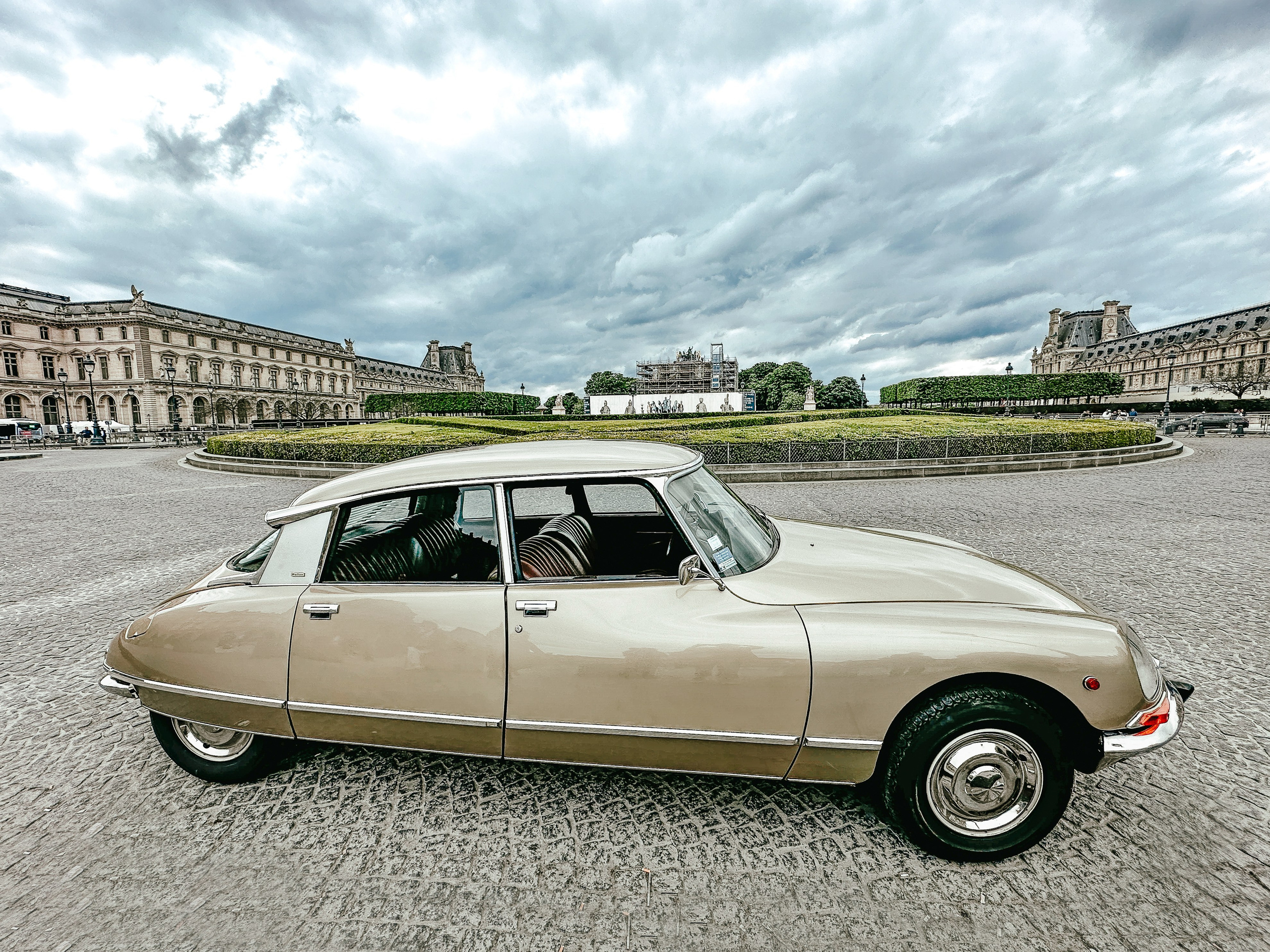 Paris Photo Tour in a Classic DS23 Pallas. Photographe à Paris