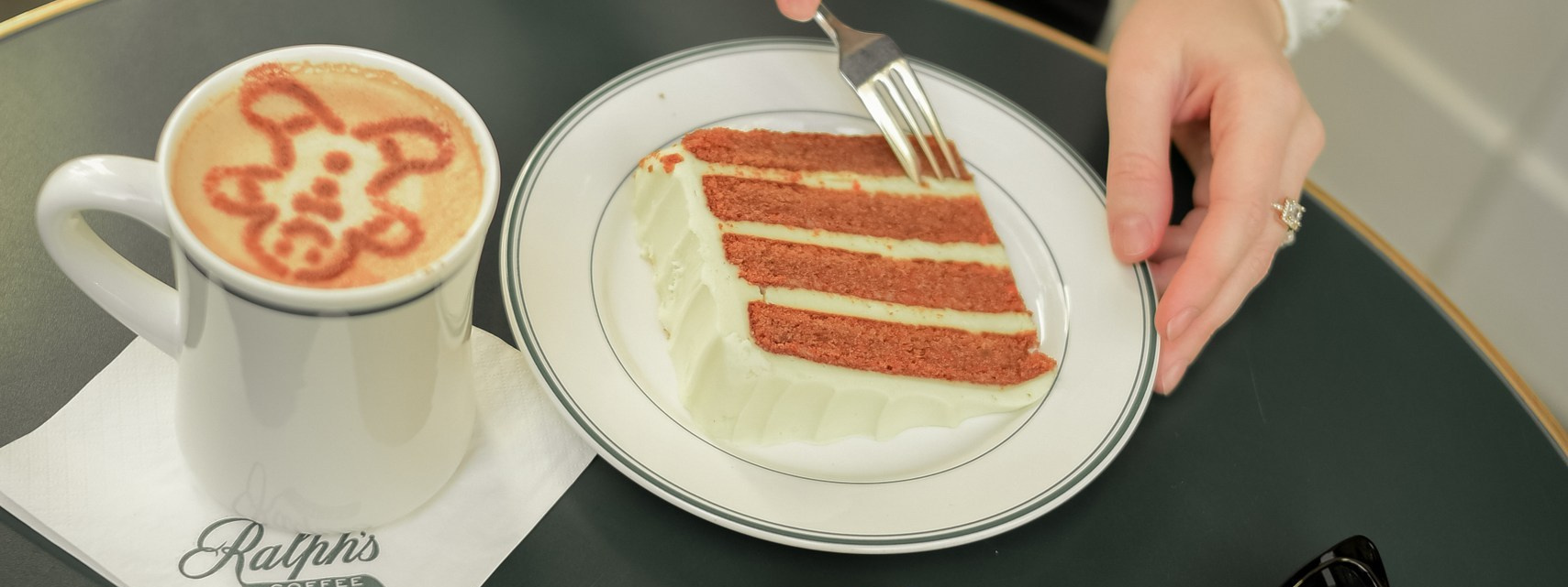 Express Package. Photographer in Tokyo, Japan