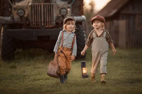 Clothing for a family themed shoot. Photographer in Sweden