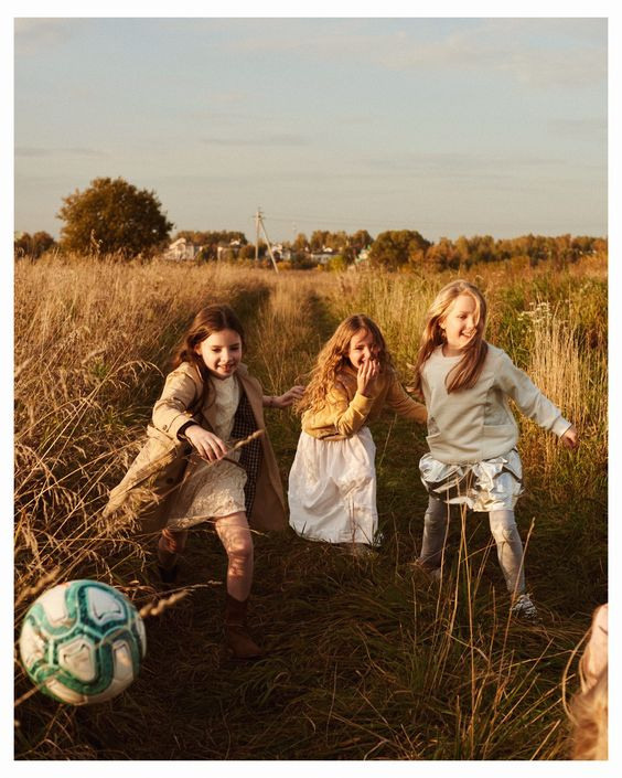 Clothing for a family themed shoot. Photographer in Sweden