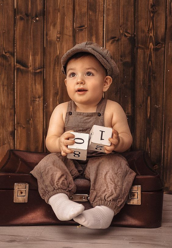 Clothing for a family themed shoot. Photographer in Sweden