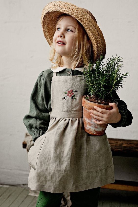 Clothing for a family themed shoot. Photographer in Sweden