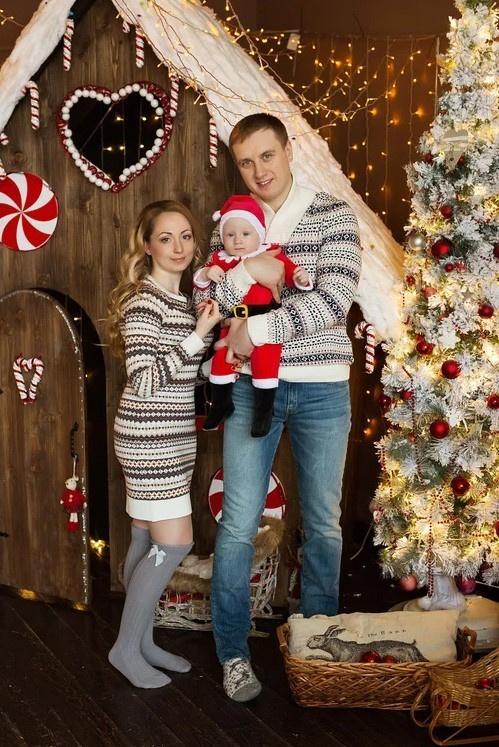 Новогодние фотосессии в студии. Семейный фотограф Великодолинское