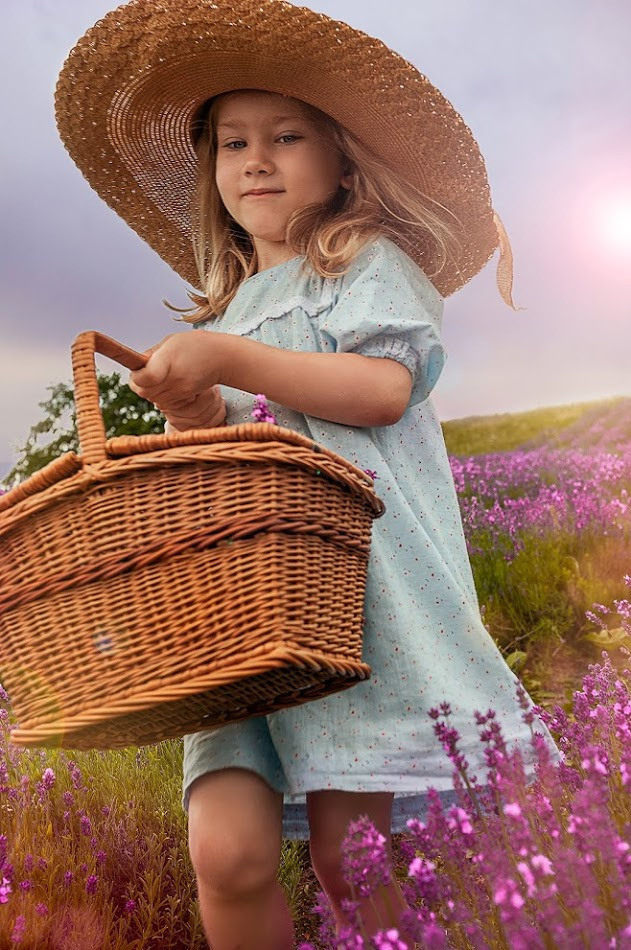 Family photo shoot. Calgary wedding photographer. Andrii Bielikov