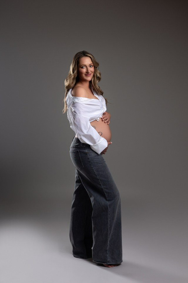 Babybauch. Neugeborene- Schwangerschaft- und Kinder Fotografin in Lehre