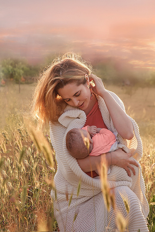 Julia. Professional photographer based in Rome