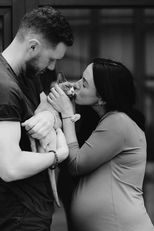 Gaidību fotosesija Jūrmalā ar  ģitāru un ģimenes mīluli kaķi