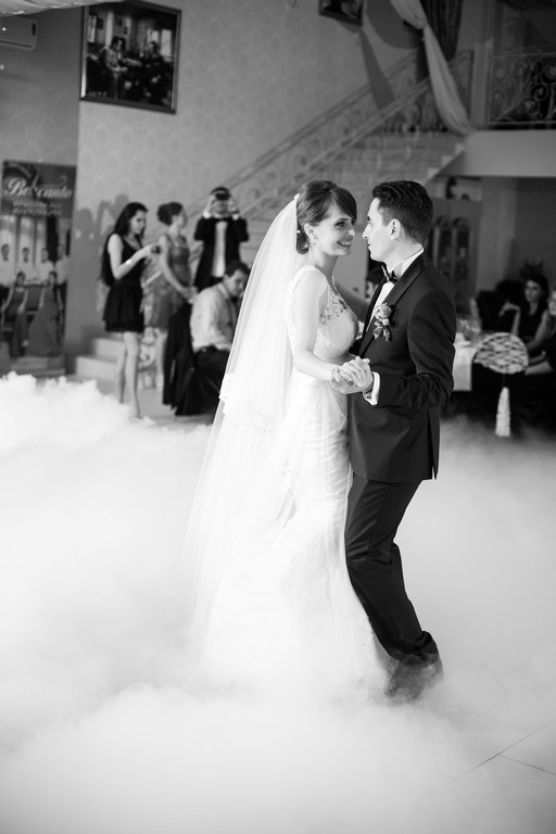 Minodora si Liviu by fotograf nunta Iasi — Eduard Schiopu