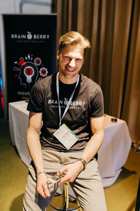 Biohakeru konference 2019 RISEBA hallē par miegu, uzturu, gavēšanu, rū