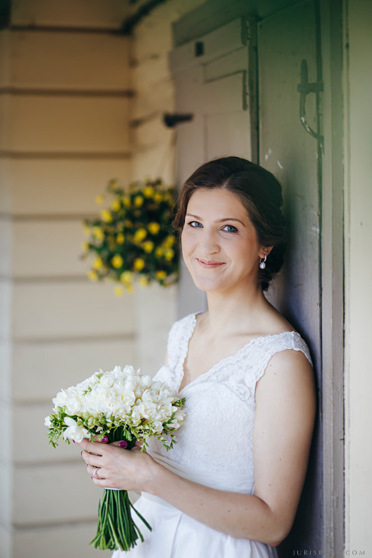 Agenturas Mīlestība organizētās kāzas Kuldīgā, balta volga un svinības