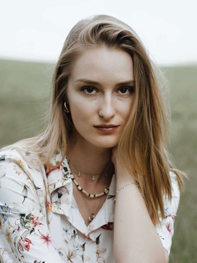 Портретен фотограф София – Анна Мира Студио | Професионални портрети, индивидуални и семейни фотосесии. Фото студио Anna Riva София – Професионален фотограф | Портрети, Сватби, Мода, Събития, Комерсиални снимки