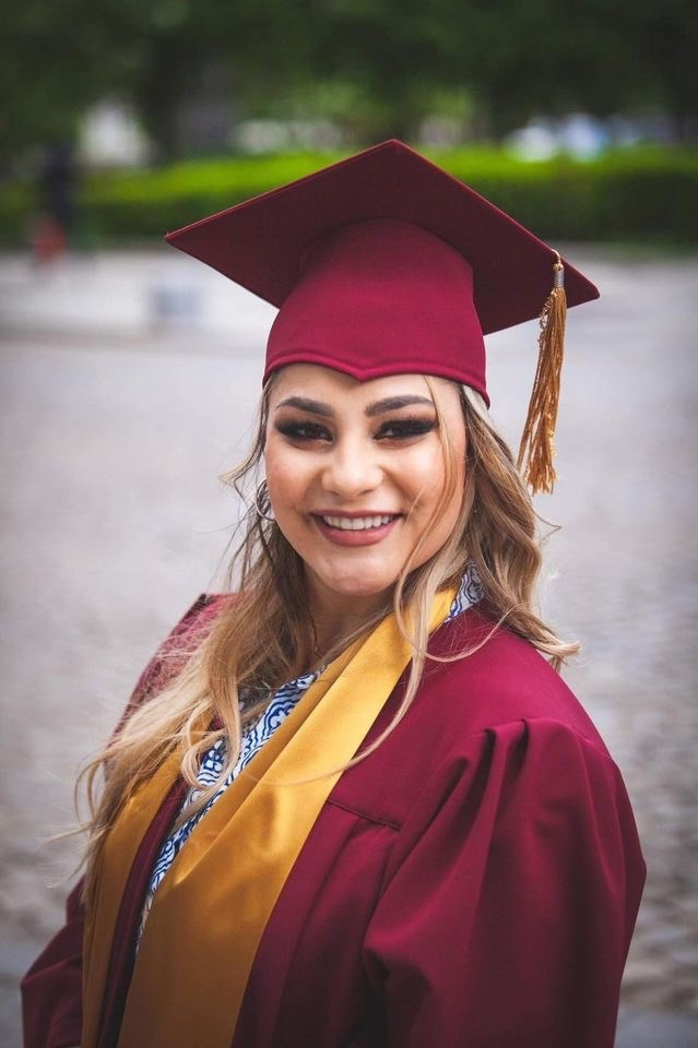 Тоги и шапки за училища и гимназии|togiishapki.bg. 🎓 Togiishapki.bg — Тоги и академични шапки за дипломиране на студенти, ученици и деца