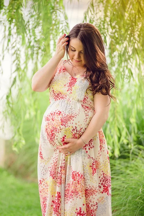 Артистична черно бяла  бременна фотография   София художествен портрет студио