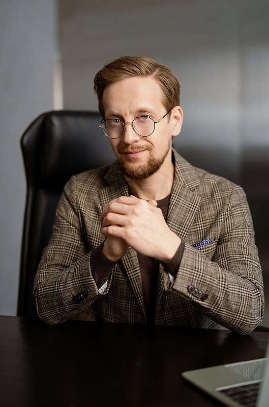 Business Portraits. UK Football Match Reports & Editorial Photos — DataCo/Agency Captions & Clean Metadata