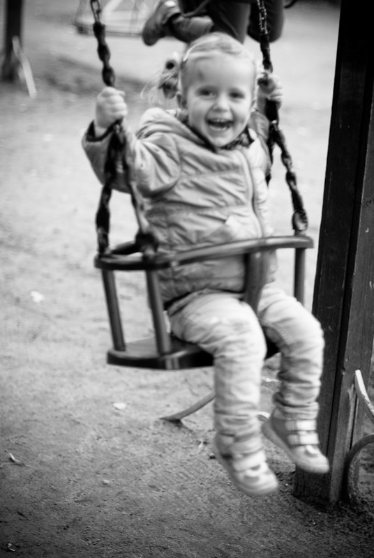 Jana and Katya at Mikhailovsky garden. Victoria Dini. Art photography in London / Folkestone, UK