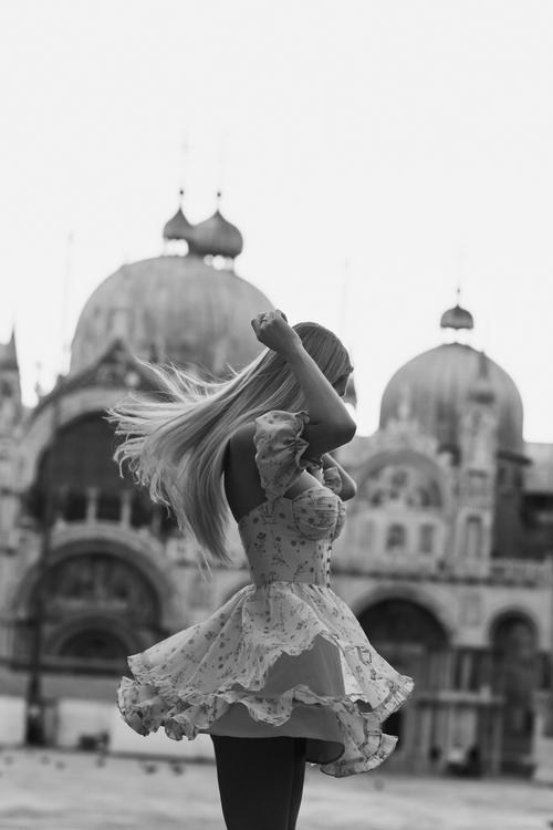 Wedding Photoshoot in Venice'sept 23. Lake Como Wedding Photographer | Elegant & Timeless Photography in Italy