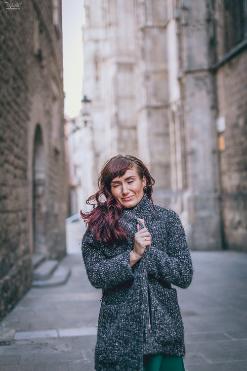 Autumn photo shoot in Barcelona. Photographer in Barcelona Spain Maslik Yulia