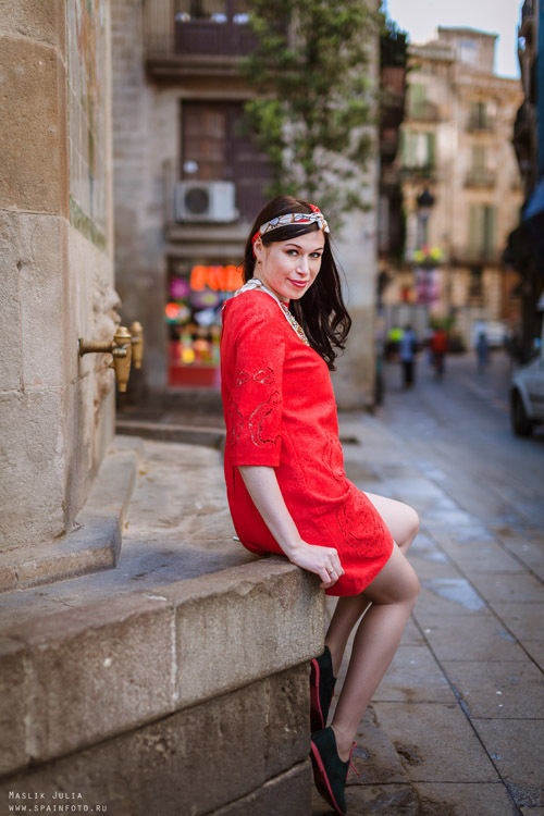Elegante sesión de fotos en el puerto de Barcelona. Fotógrafo en Barcelona  Maslik Yulia