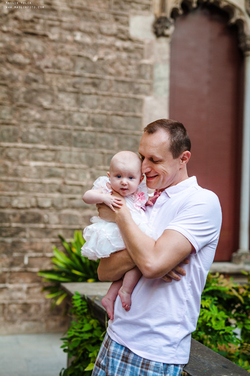 Летняя семейная фотосессия в Барселоне. Фотограф в Барселоне Испании Маслик Юлия
