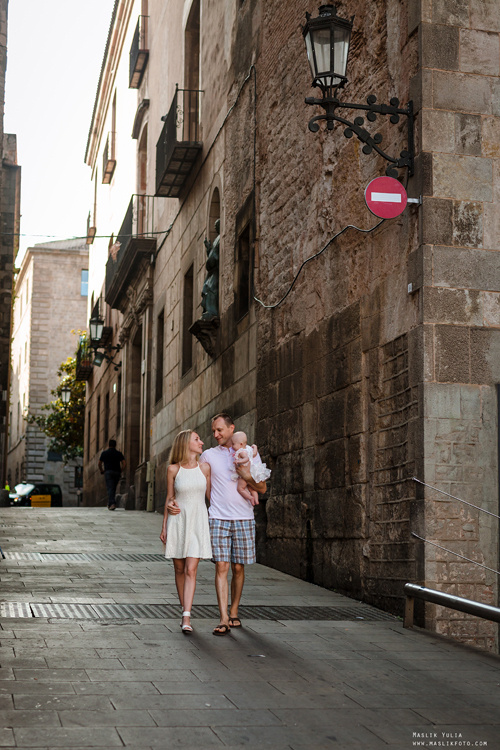 Летняя семейная фотосессия в Барселоне. Фотограф в Барселоне Испании Маслик Юлия