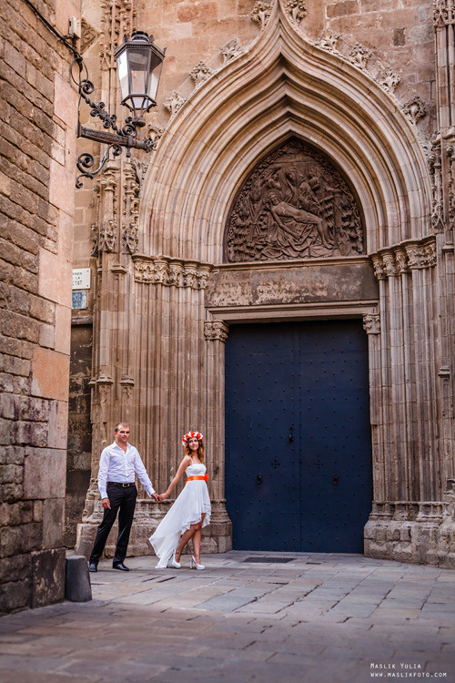 Wedding photo session in Badalona, Spain. Photographer in Barcelona Spain Maslik Yulia