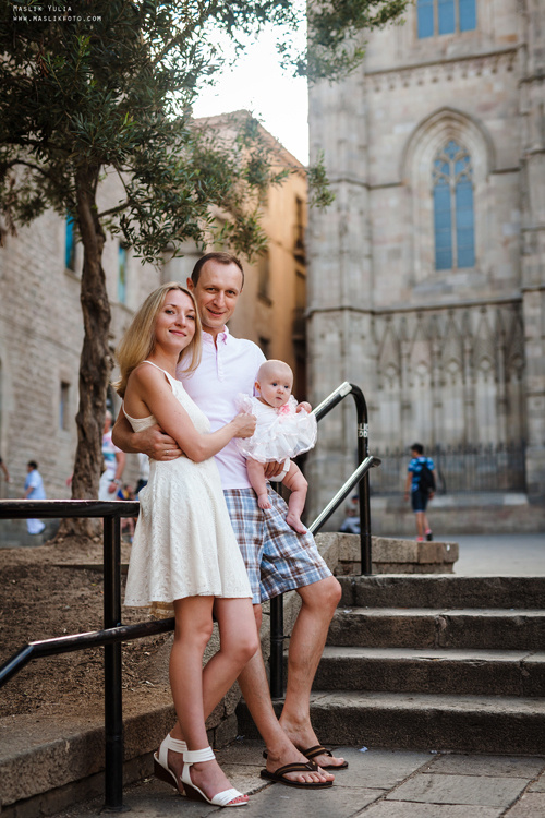 Летняя семейная фотосессия в Барселоне. Фотограф в Барселоне Испании Маслик Юлия