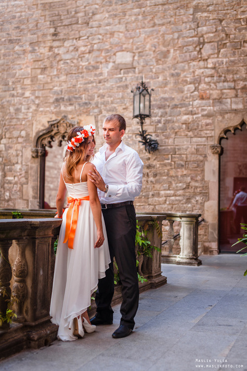 Wedding photo session in Badalona, Spain. Photographer in Barcelona Spain Maslik Yulia