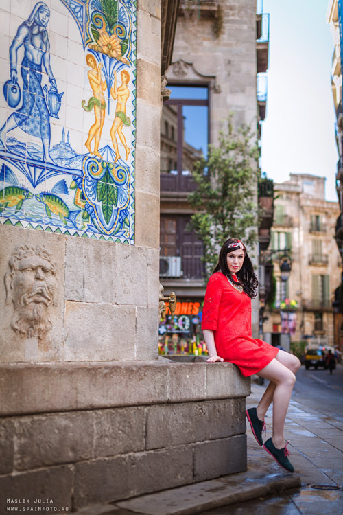 Elegante sesión de fotos en el puerto de Barcelona. Fotógrafo en Barcelona  Maslik Yulia